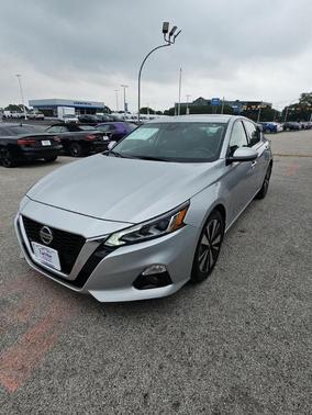 Brilliant Silver Metallic 2019 Nissan Altima 2.5 SV