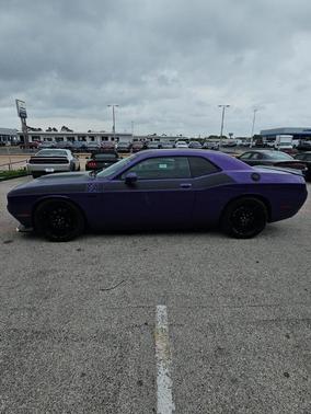 Plum Crazy Pearlcoat 2023 Dodge Challenger R/T Scat Pack