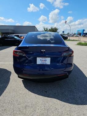 Blue 2022 Tesla Model Y Long Range