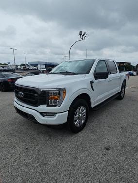 Oxford White 2022 Ford F-150 XLT