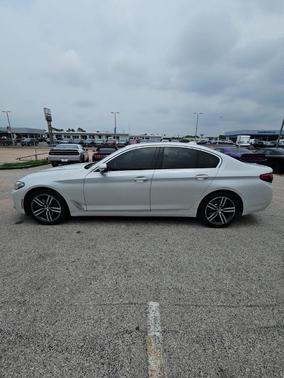 Mineral White Metallic 2021 BMW 530 i
