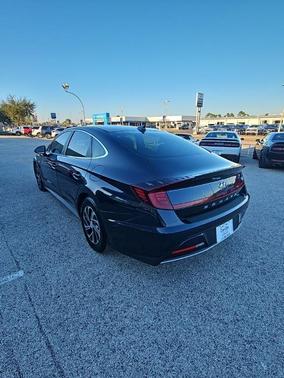 2022 Hyundai SONATA Hybrid Blue