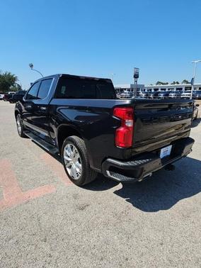 Dark Ash Metallic 2022 Chevrolet Silverado 1500 High Country