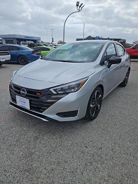 2025 Nissan Versa 1.6 SR
