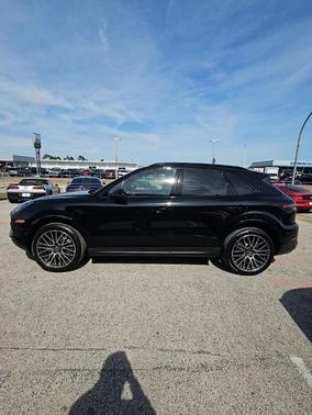 2022 Porsche Cayenne Platinum Edition