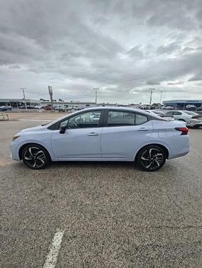 2024 Nissan Versa 1.6 SR