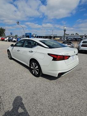 2022 Nissan Altima 2.5 SV
