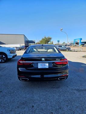 2018 BMW 750 i