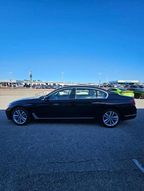 2018 BMW 750 i