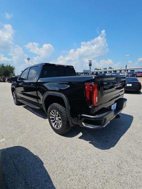 Onyx Black 2023 GMC Sierra 1500 AT4