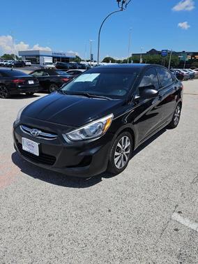 Ultra Black 2017 Hyundai Accent Value Edition