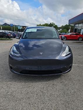 Gray 2022 Tesla Model Y Long Range
