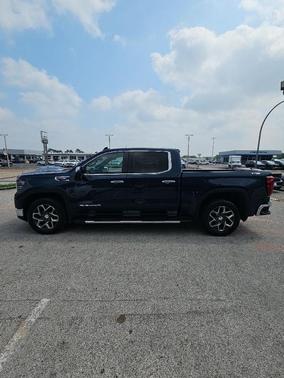 Pacific Blue Metallic 2022 GMC Sierra 1500 SLT