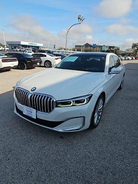 2022 BMW 740 i xDrive