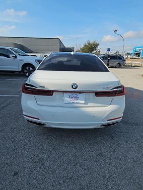 2022 BMW 740 i xDrive