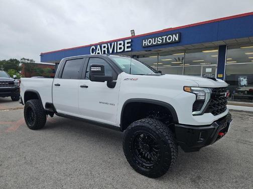 Summit White 2026 Chevrolet Silverado 2500 ZR2
