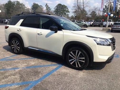 2024 Nissan Pathfinder Platinum 4WD