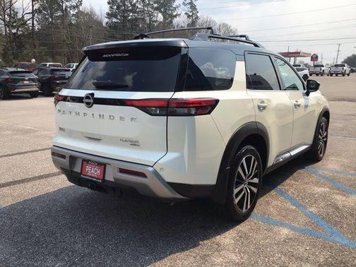 2024 Nissan Pathfinder Platinum 4WD