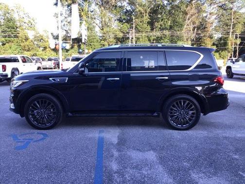 2023 INFINITI QX80 Luxe