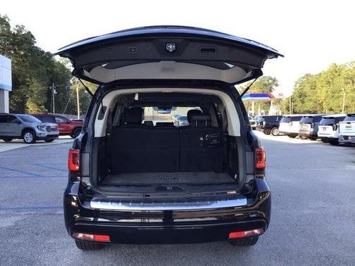 2023 INFINITI QX80 Luxe