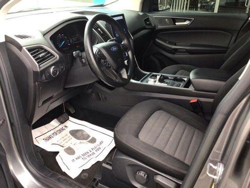 2022 Ford Edge SE