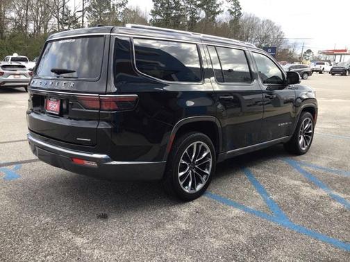 2022 Jeep Wagoneer Series III 4x2
