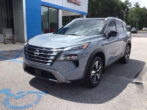 Boulder Gray Pearl/Super Black 2024 Nissan Rogue SL