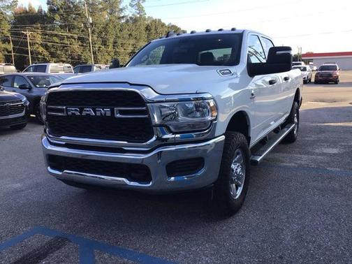 2024 RAM 2500 Tradesman Crew Cab 4x4 6'4' Box