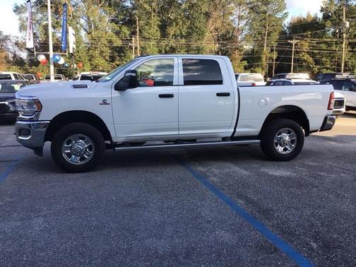 2024 RAM 2500 Tradesman Crew Cab 4x4 6'4' Box