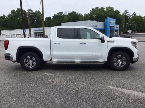 Summit White 2024 GMC Sierra 1500 SLT