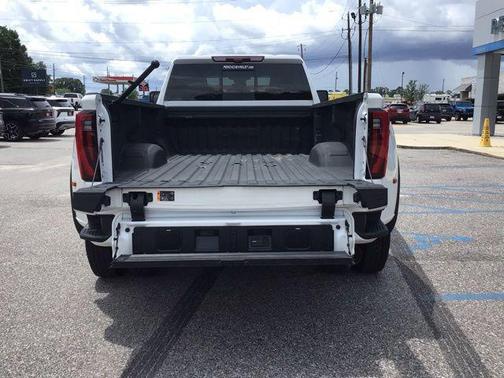 White Frost Tricoat 2025 GMC Sierra 3500 Denali