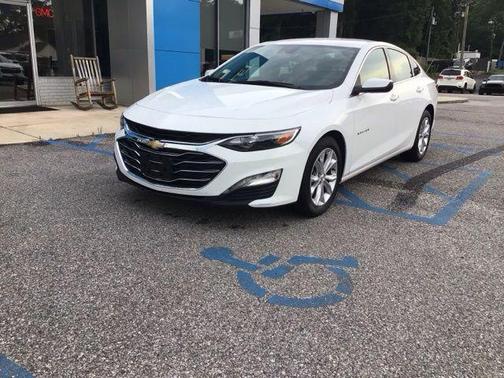 Summit White 2024 Chevrolet Malibu FWD 1LT