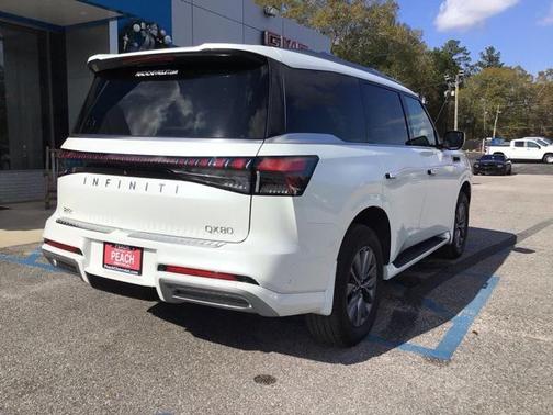 2025 INFINITI QX80 PURE