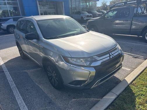 2019 Mitsubishi Outlander SE