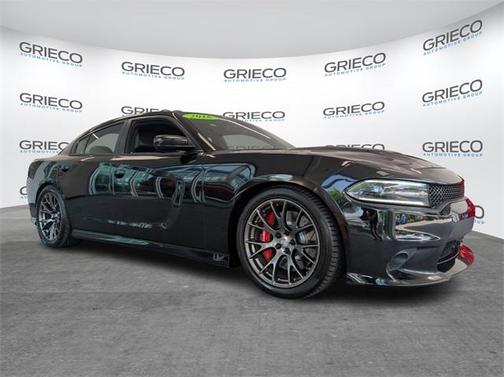 2016 Dodge Charger SRT 392