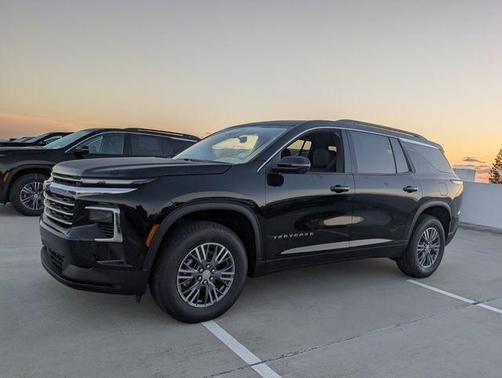 Mosaic Black Metallic 2026 Chevrolet Traverse LT
