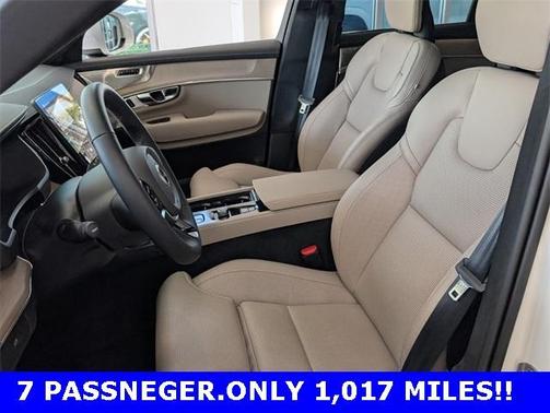 2025 Volvo XC90 B6 Ultra