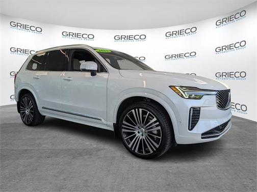 2025 Volvo XC90 B6 Ultra