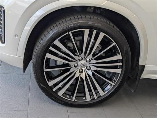 2025 Volvo XC90 B6 Ultra