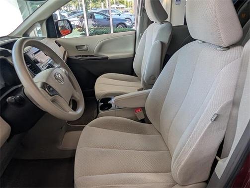 2013 Toyota Sienna LE