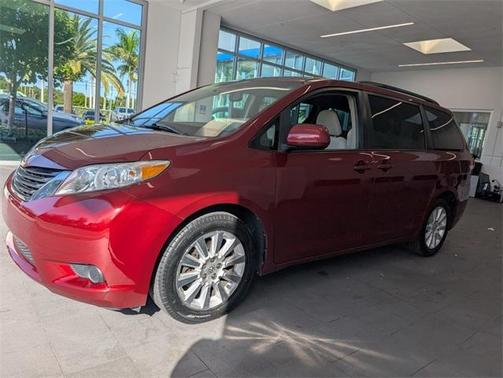 2013 Toyota Sienna LE