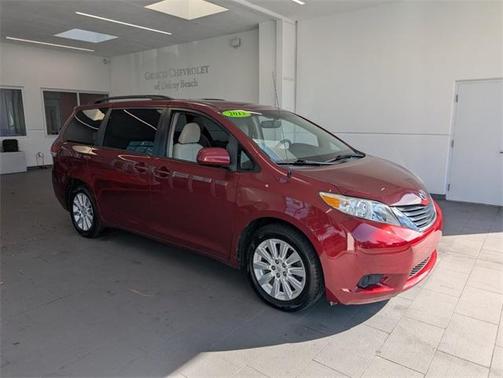 2013 Toyota Sienna LE