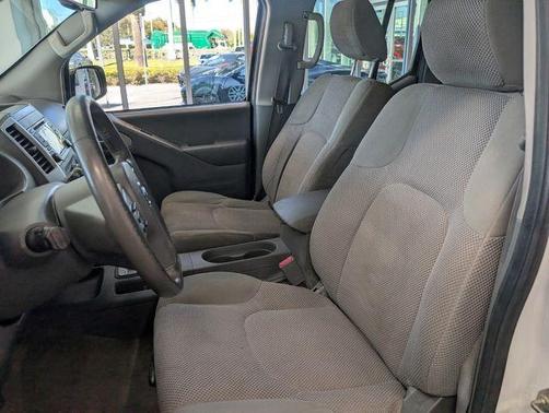 2017 Nissan Frontier SV