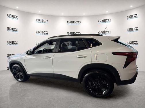 Summit White 2025 Chevrolet Trax ACTIV