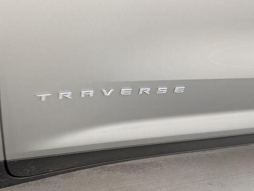 Sterling Gray Metallic 2026 Chevrolet Traverse LT
