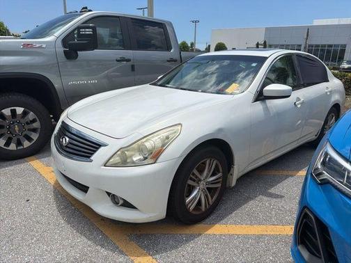 Moonlight White 2013 INFINITI G37x Base
