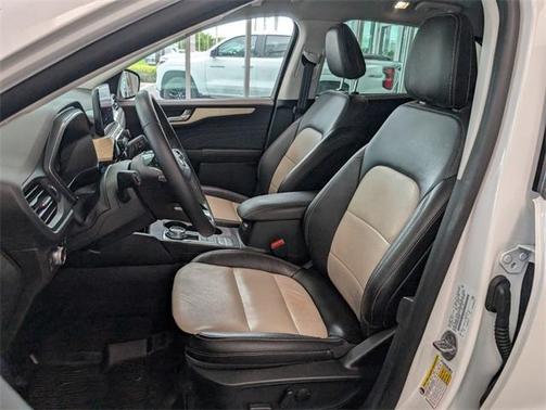 2022 Ford Escape PHEV Titanium