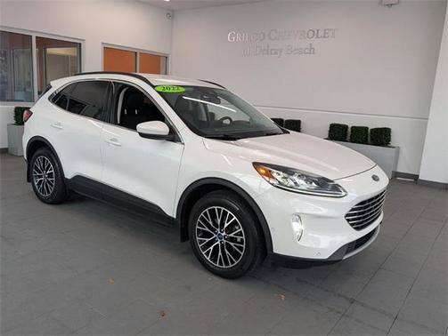 2022 Ford Escape PHEV Titanium