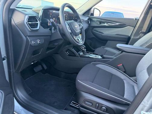 Sterling Gray Metallic 2026 Chevrolet Trailblazer LT
