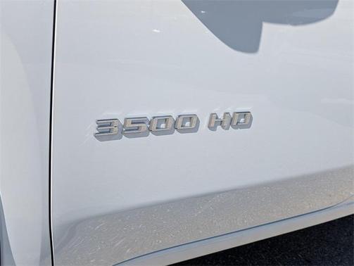 2025 Chevrolet Silverado 3500 WT